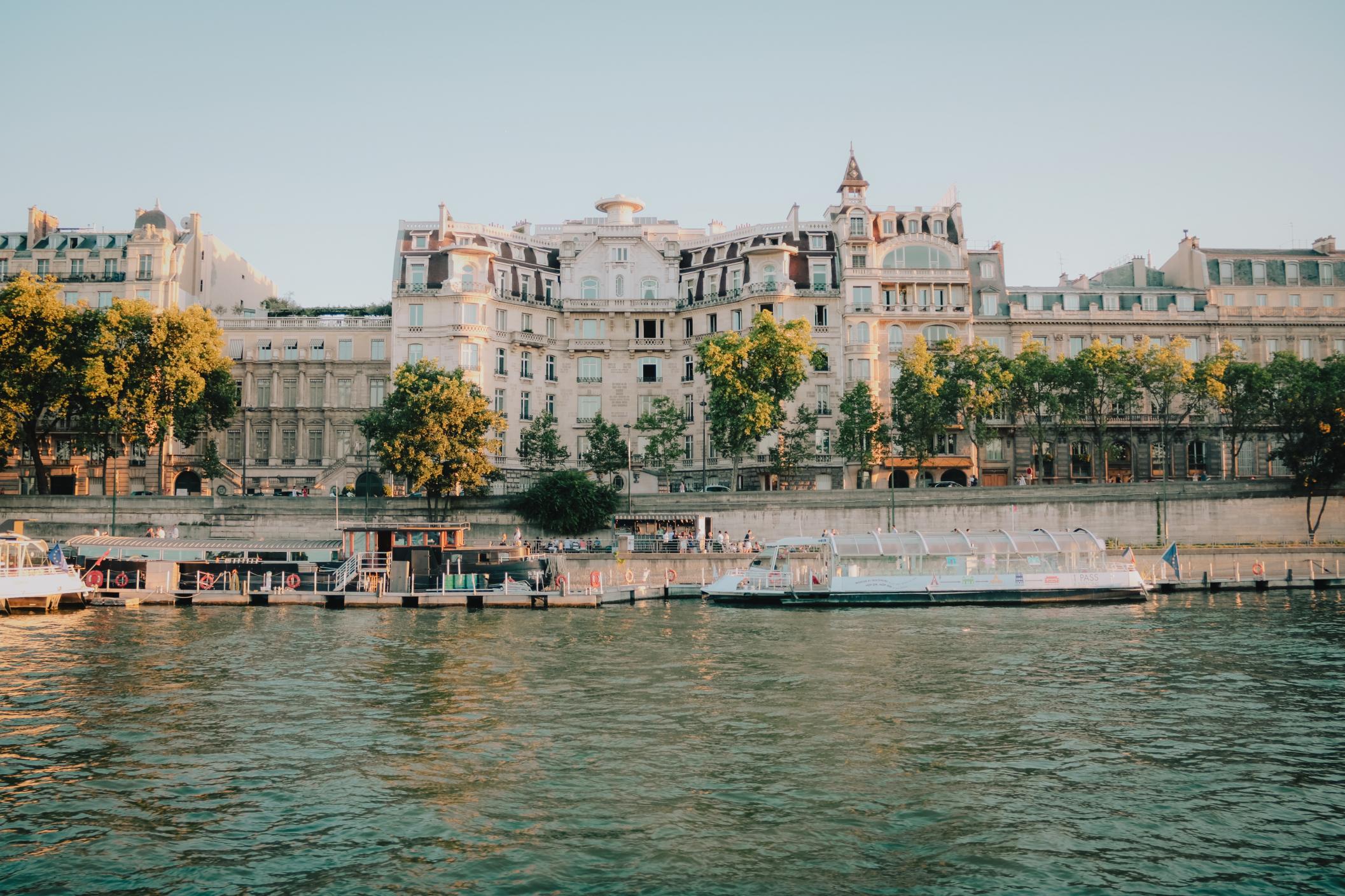 Mirabeau Eiffel - Location